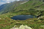 40 Dal Lago di Sopra (2095 m) vista sul sottostante Lago Grande (2030 m)